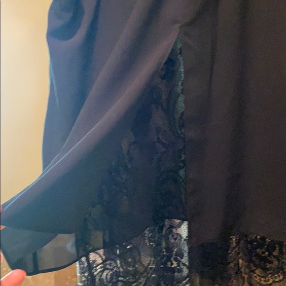 Black lace open back tank - Picture 3 of 4